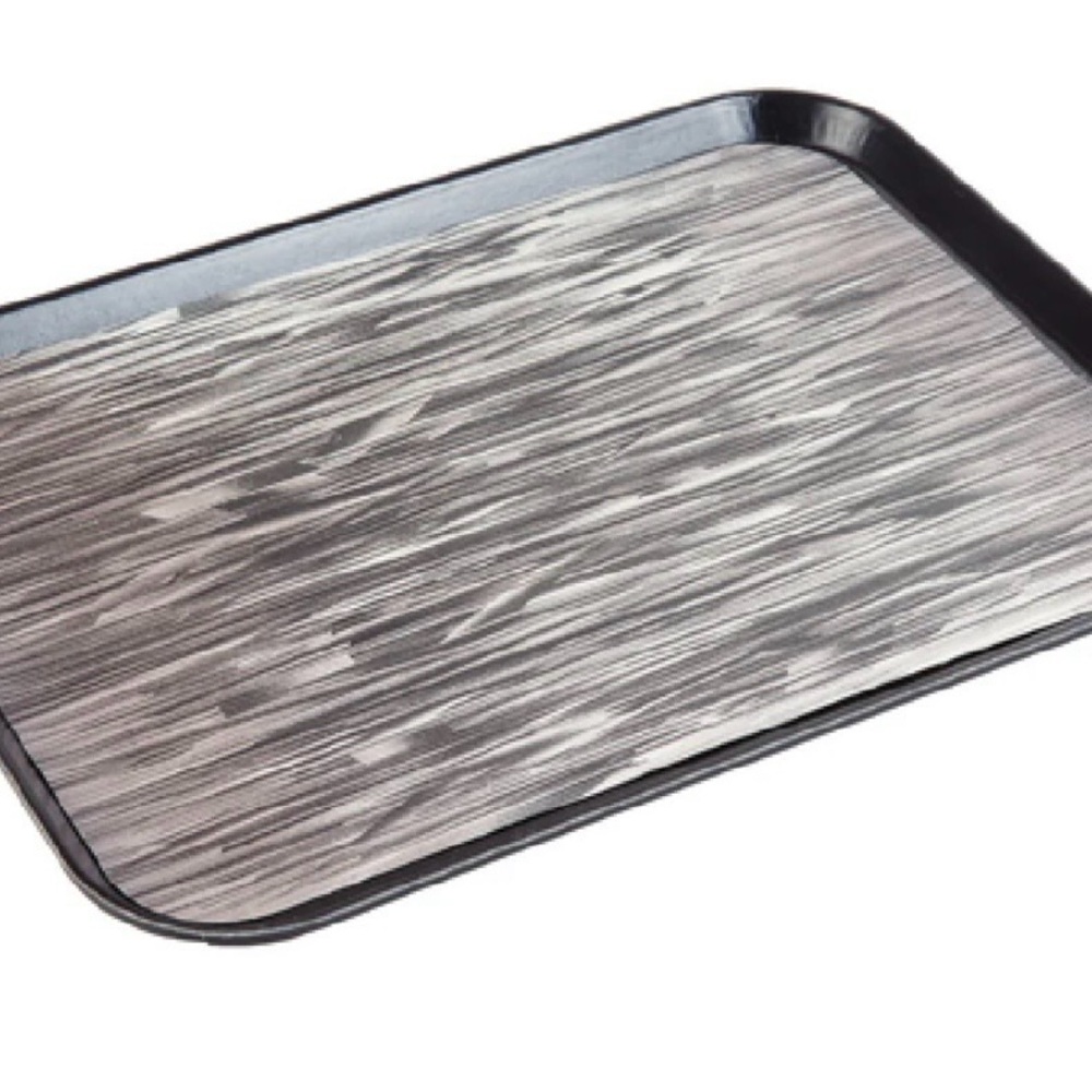 Non skid serving tray